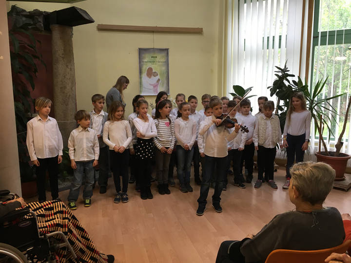 Iskolsok anyk napi msora